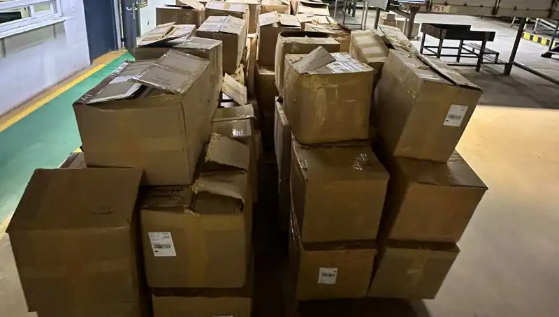 Kargo Şirketinde Şok Baskın: Kaçak Tütün Operasyonu!