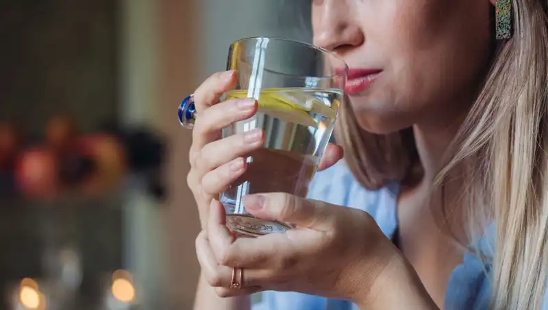 Aç Karnına 1 Litre Su İçeceğinizde Vücudunuzu Neler Bekliyor?