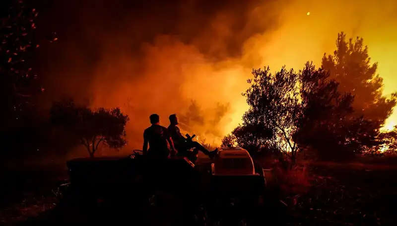 Çanakkale'de Yangın Alarmı: 785 Kişi Acil Olarak Tahliye Edildi