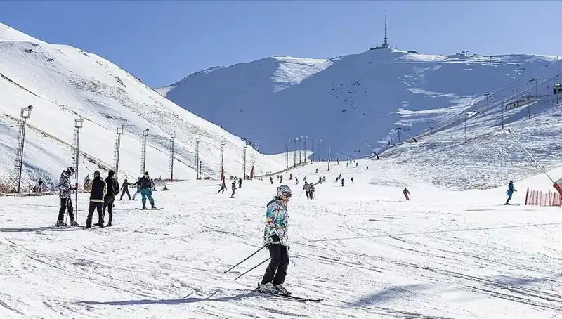 Palandöken'de Kayak Tutkunları İçin En Yüksek Kar Kalınlığıyla Kaplı Bir Kış Harikası