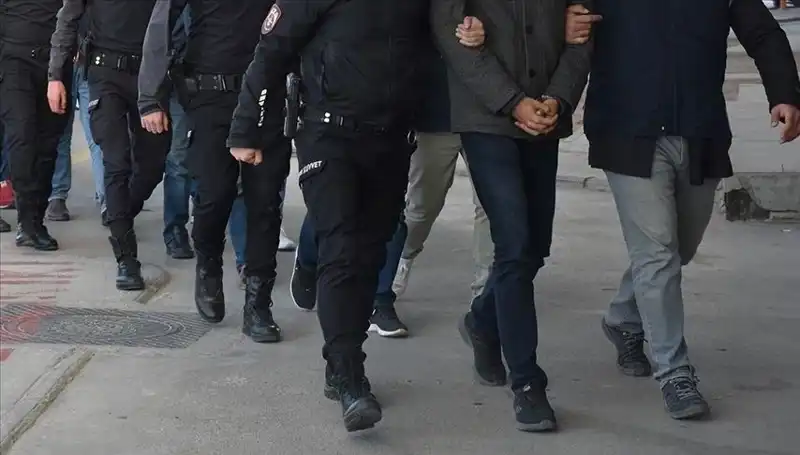 Ankara Merkezli DAEŞ Operasyonuyla 7 İlde 27 Gözaltı: Güvenlik Önlemleri Artıyor