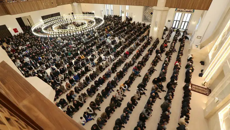 Cuma Namazı Bugün Hangi Saatte Kılınacak? İstanbul ve Diğer İllerdeki Saatler!
