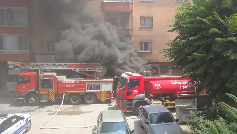 Niğde'de Beyaz Eşya Deposunda Büyük Yangın: Olayın Sırları Ortaya Çıkıyor