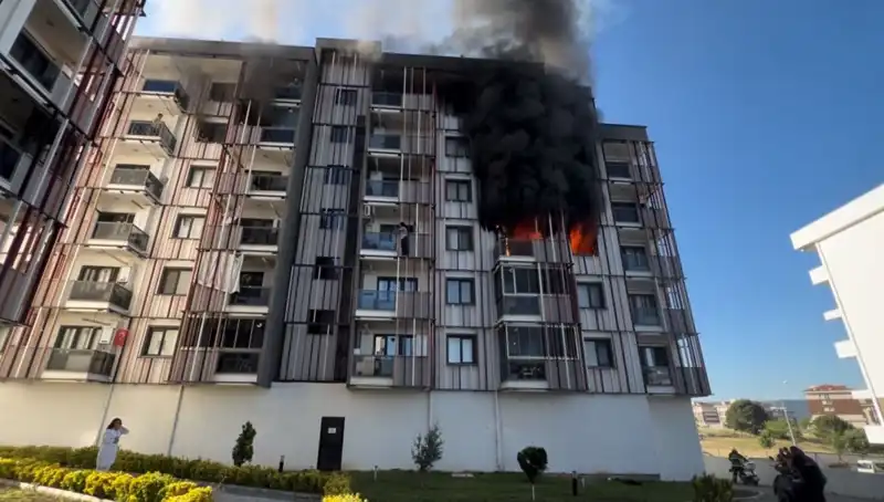 Çanakkale'de Korku Dolu Yangın Anları: Soğuk Sabah Saatlerinde Panik