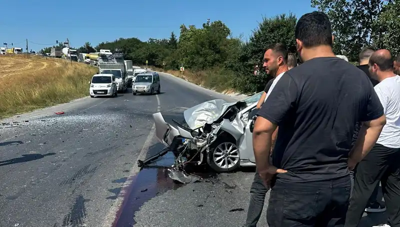 İstanbul'da Feci Kaza: Kalp Krizi Geçirip Otobüse Çarpan Sürücü Hayatını Kaybetti