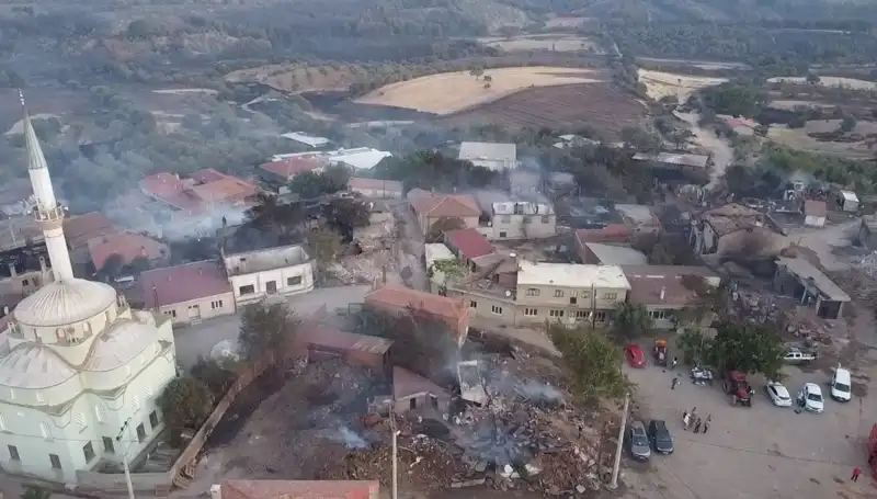 Çanakkale'deki Orman Yangını: Havadan Çarpıcı Görüntüler Ekranda!