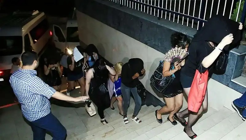 Düzce'deki Fuhuş Operasyonunda 5 Zanlı Gözaltına Alındı: Şok Edici Detaylar
