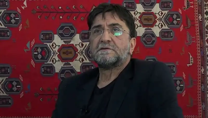 Ünlü Gazeteci Nihat Genç Hayatını Kaybetti: Medya Dünyası Sarsıldı