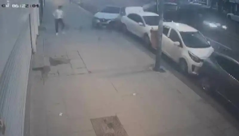 Direksiyon Hakimiyetini Kaybeden Sürücü, Park Halindeki Araçları Adeta Düzledi!