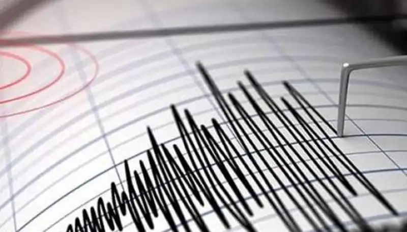Sındırgı'da 4,3 Büyüklüğünde Deprem: Halkta Panik Ve Merak Var
