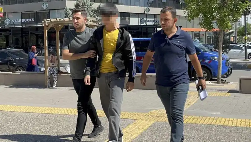 Tartışma Sonrası Ağabeyini Bıçaklayan Genç, Gözaltına Alındı