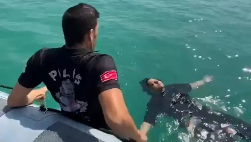Baraj Gölüne Düşen Kadını Kahraman Gemi Adamları Kurtardı!