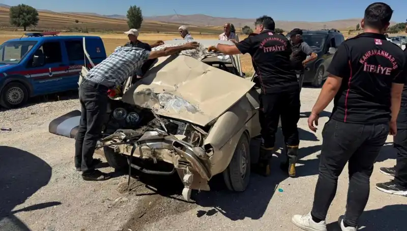 Kahramanmaraş’ta Trafik Kazası: Kamyonet ve Otomobil Çarpıştı!