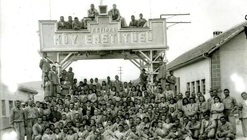 17 Nisan: Köy Enstitüleri’nin Kuruluş Yıl Dönümünde Eğitimin Dönüşümü