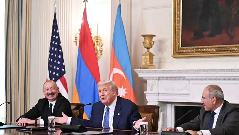 Aliyev’den Ermenistan’a Acil Anayasa Çağrısı: Zaman Kaybetmemeli