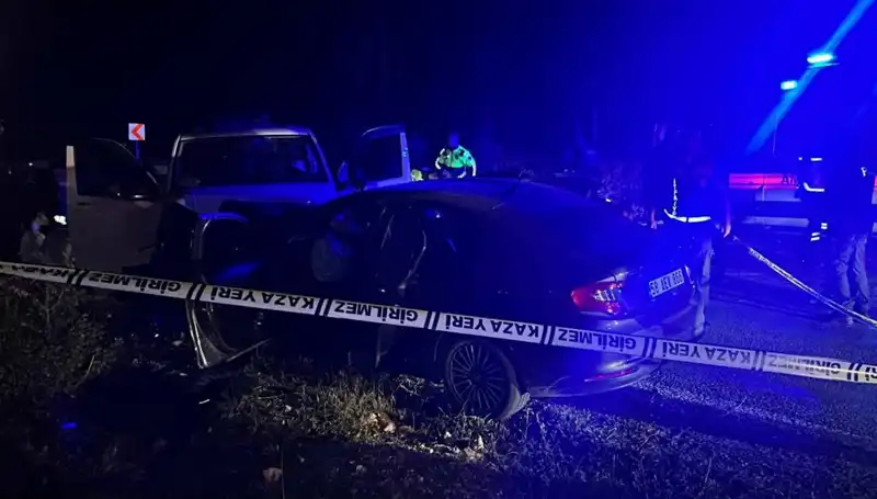 Ters Yolda Giden Minibüs Feci Kazaya Yol Açtı: 1 Ölü, 8 Yaralı