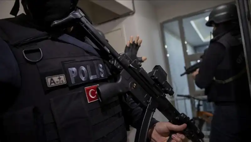 Türkiye'de 71 İlde Dev Uyuşturucu Operasyonu: 516 Gözaltı!