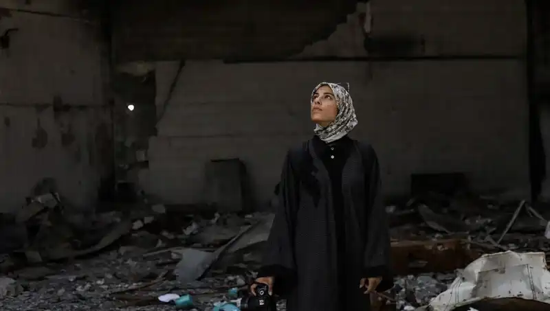 Gazze’deki Cesur Fotoğrafçı Fatma’nın Tanıklığı: Gürültülü Bir Ölüm!