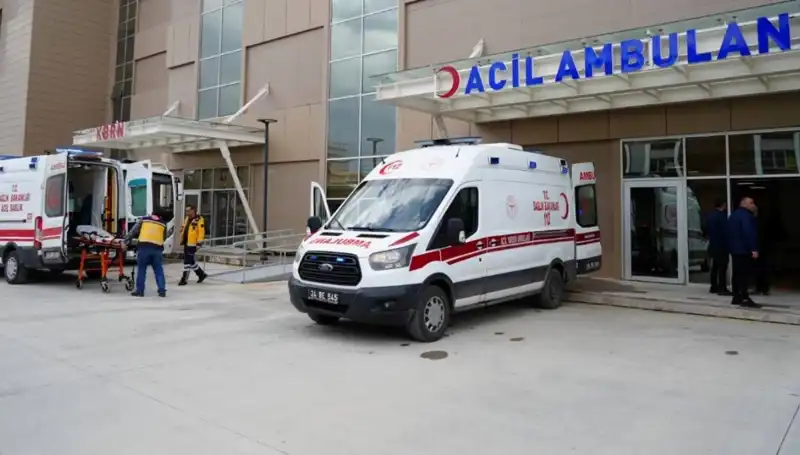 Erzincan’da Korkunç Kaza: Bir Kişi Hayatını Kaybetti, Üç Yaralı