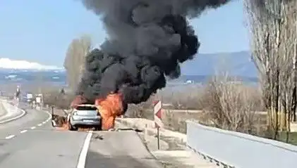 Kütahya’da Otomobil Yangını: Seyir Halindeki Araç Kül Oldu!