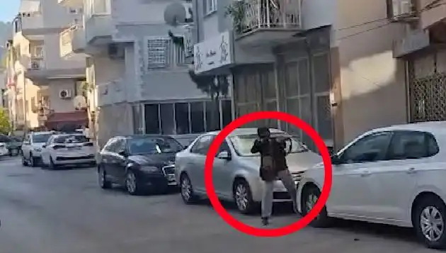 İzmir'de Saldırganla Çatışma Anları: Olayın Ardındaki Gerçekler