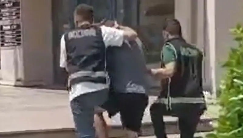 Sahte Dolar İle Alışveriş Yapan Turist Sınır Dışı Edildi!