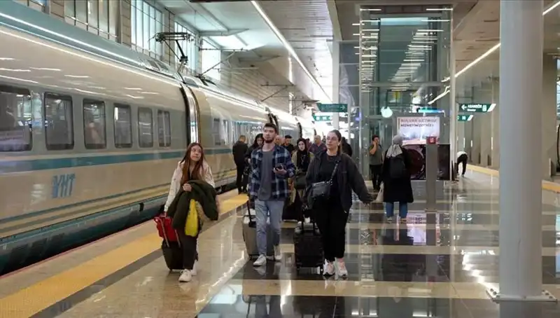 YHT Seferleri Artıyor: Ek Sefer Düzenlemesiyle Yolculuk Daha Kolay!