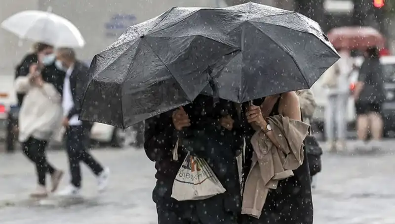 İstanbul'da Kış Soğukları Geri Dönüyor: Uzun Başlı Sağanak Yağış Bekleniyor